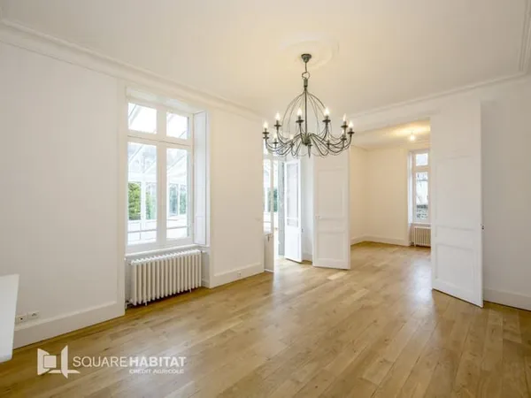 Maison Location Saint-Brieuc 11p 228m² 1600€