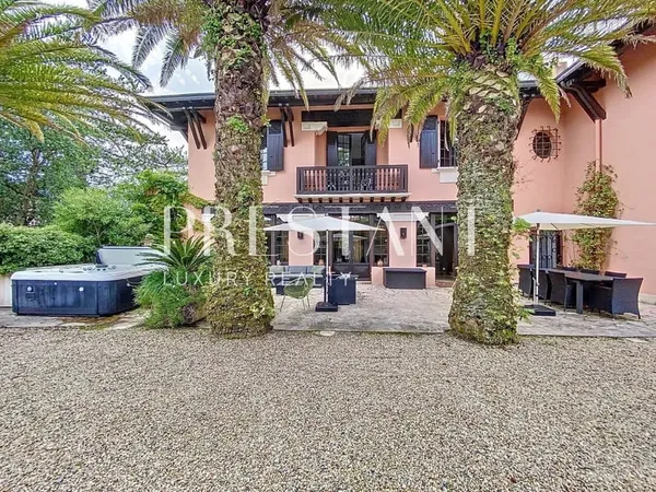 Anglet Chiberta, Maison de 370 m², parc de 4 200 m², piscine, jacuzzi, 7 chambres, à quelques pas de