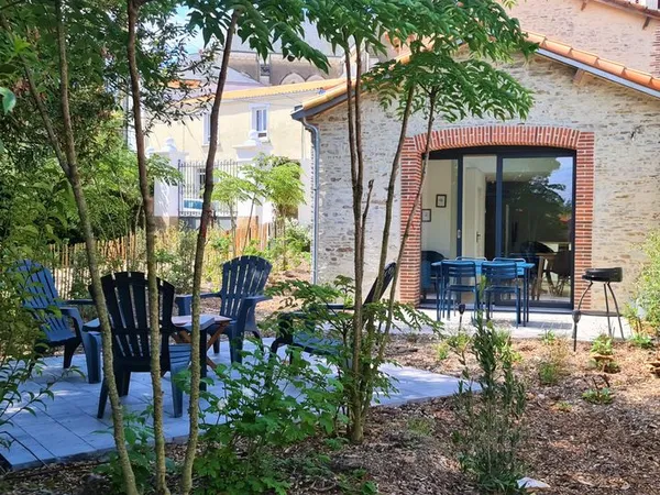 Maison meublée au coeur du bourg + jardin