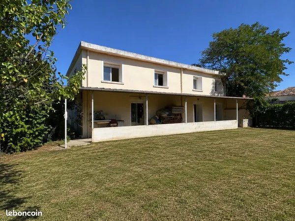 Maison 8 pièces 218 m²