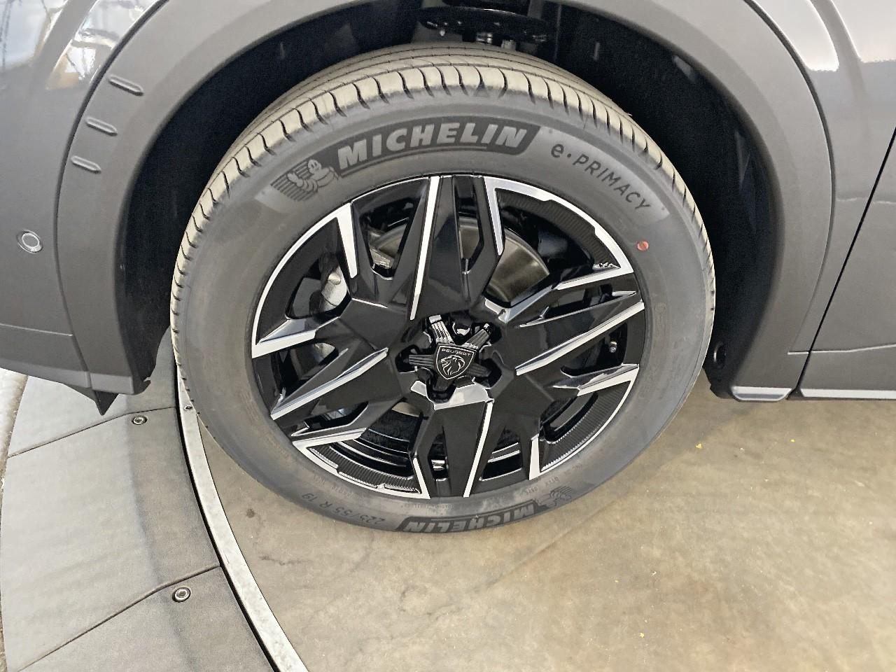 Peugeot 5008 hybrid 145 ch e-dcs6 gt — photo 11