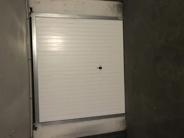 Loue Box à Paris (7ème) - 13m²