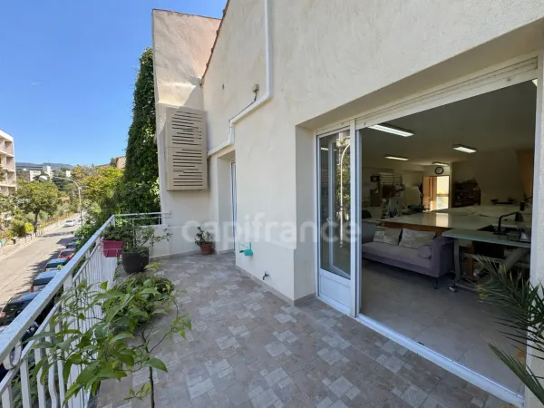 Commerce 3 pièces 164 m²