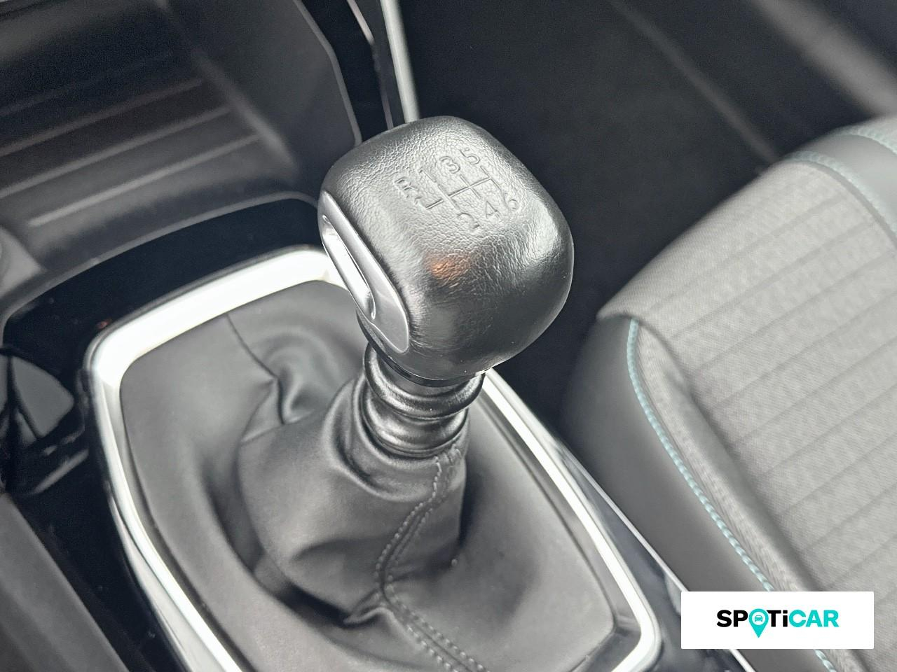 Peugeot 208 1.2 puretech 100ch s&s allure — photo 14