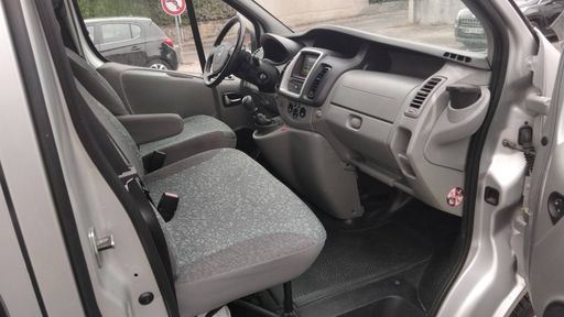 Renault Trafic Passenger L2 H1 2.0 dCI 115 - Expression – 2013 – 102821 km – Diesel – Boîte Manuelle — photo 26