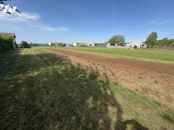 Terrain 600 m²