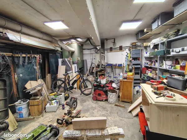 Atelier de 50m² au sein d'un collectif d'artisans