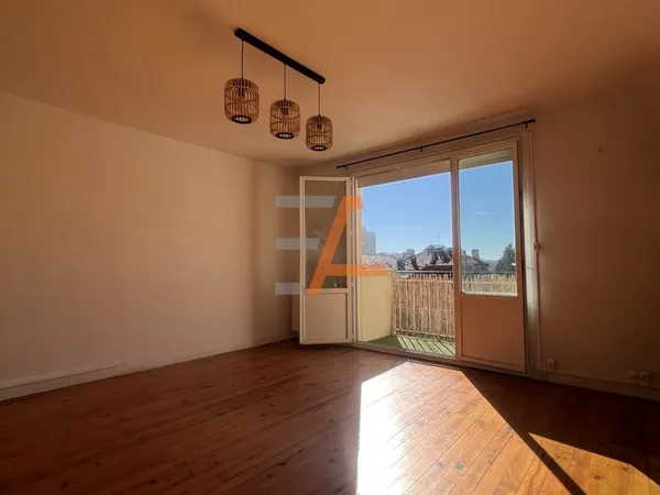 APPARTEMENT T3 AVEC GARAGE, CAVE ET BALCONS SAINT-ÉTIENNE