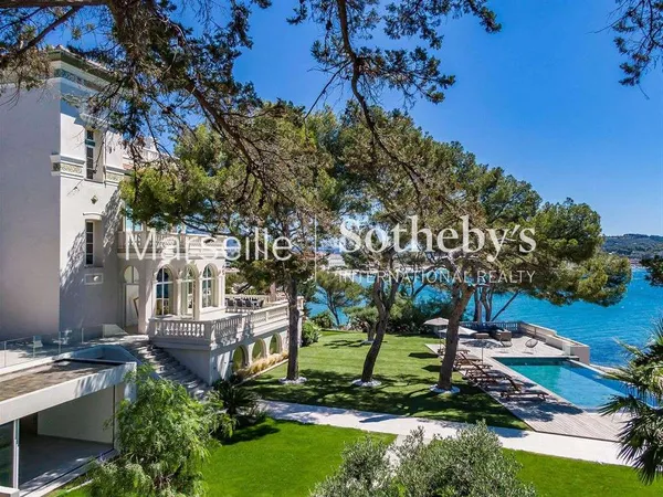 Maison 6 pièces 600 m²