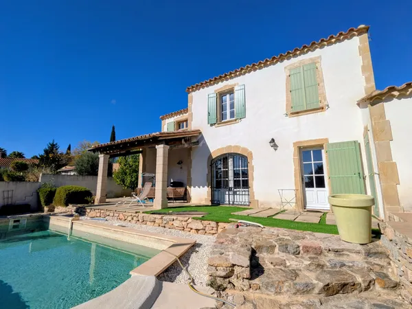 Jolie Villa de style Mas Provençal élégant et épuré avec pis