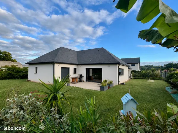 Maison 4 pièces de plain-pied - avec suite parentale et bureau - 122 m² - Lescar