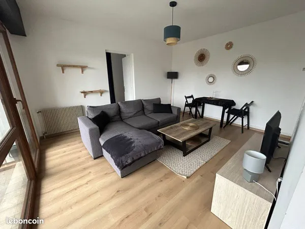 Appartement T2 de 43 m2 avec balcon, parking et cave