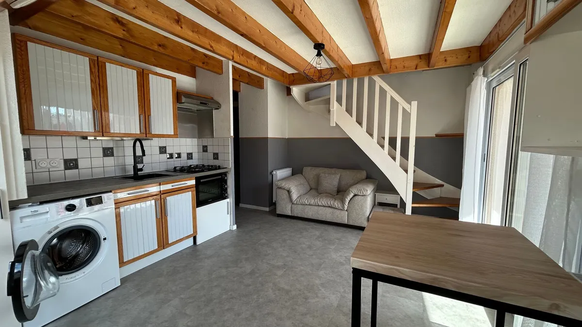 Photo 1