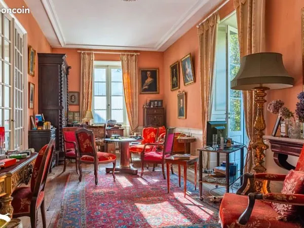 Maison de ville 10 pièces 364 m²
