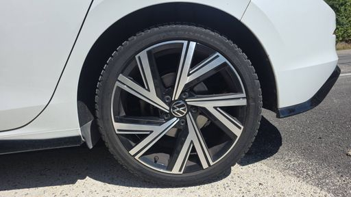 Volkswagen Golf 1.5 eTSI OPF 150 DSG7 - R-Line – 2021 – 89479 km – Hybride essence – Boîte Automatique — photo 3