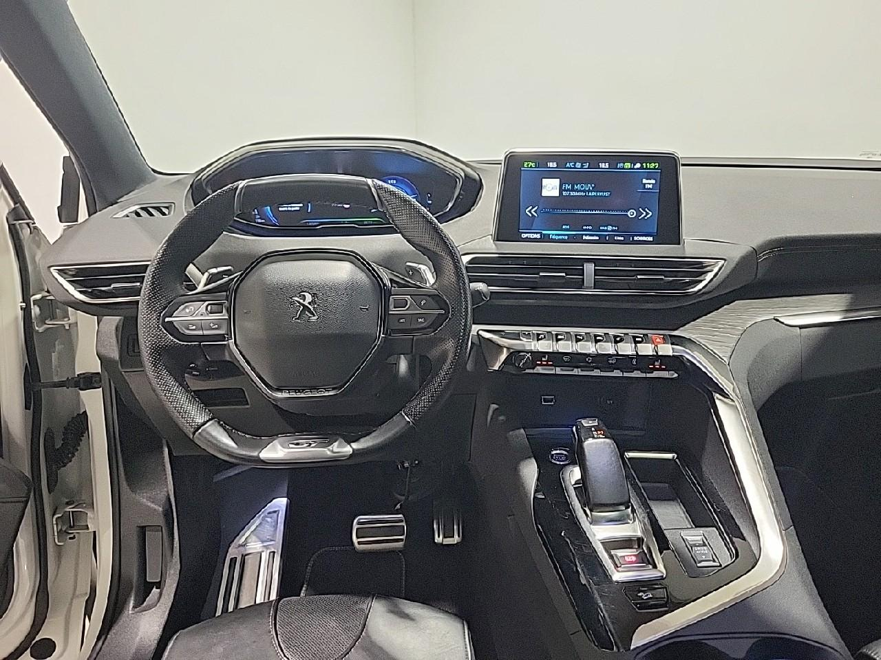 Peugeot 3008 hybrid4 300 e-eat8 gt — photo 12