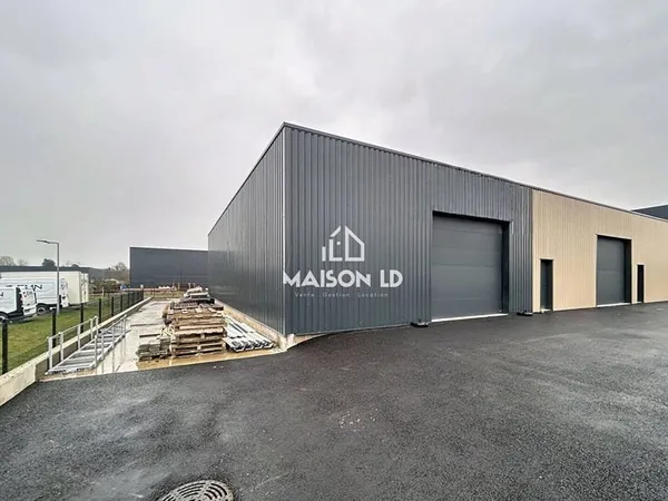 Entrepôt 240 m²