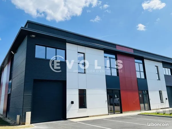 Local d'activité 290 m²