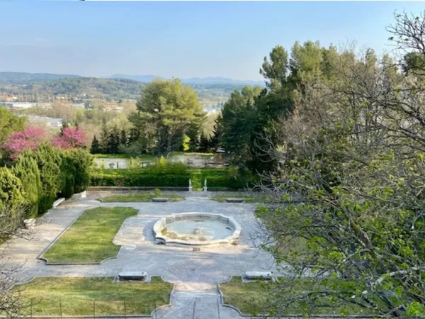 Au SUD d'Aix en Pce. Appart. 2 pièces dans Bastide.