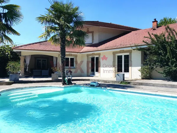 Maison 6 pièces 250 m²