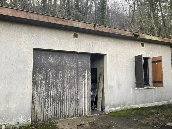 Occasion rare: GARAGE sur 1 terrain de1921m²
