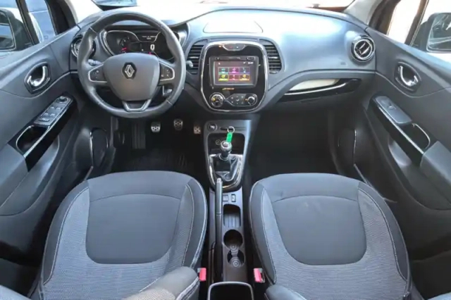Renault Captur dci 90 energy eco² — photo 12