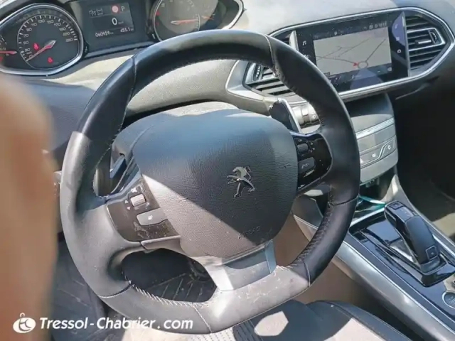 Peugeot 308 puretech 130ch s&amp;s eat8 allure pack — photo 12