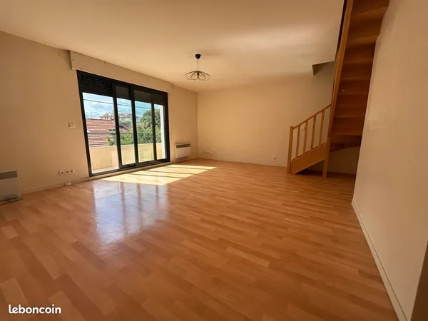 À louer : Appartement 3 pièces en duplex à Villeneuve-Saint-Georges