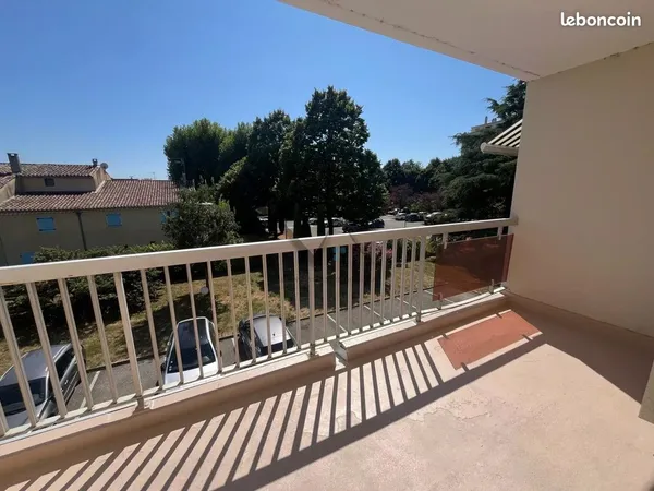 Studio 1 pièce 28 m²