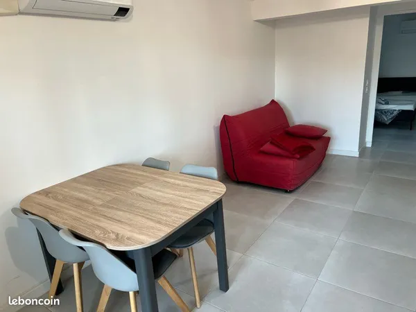 T2 meublée 32,2m2 avec jardin privatif 50m2 et 1 place de parking