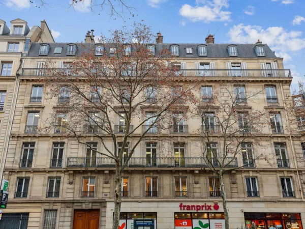 Local professionnel 310 m²