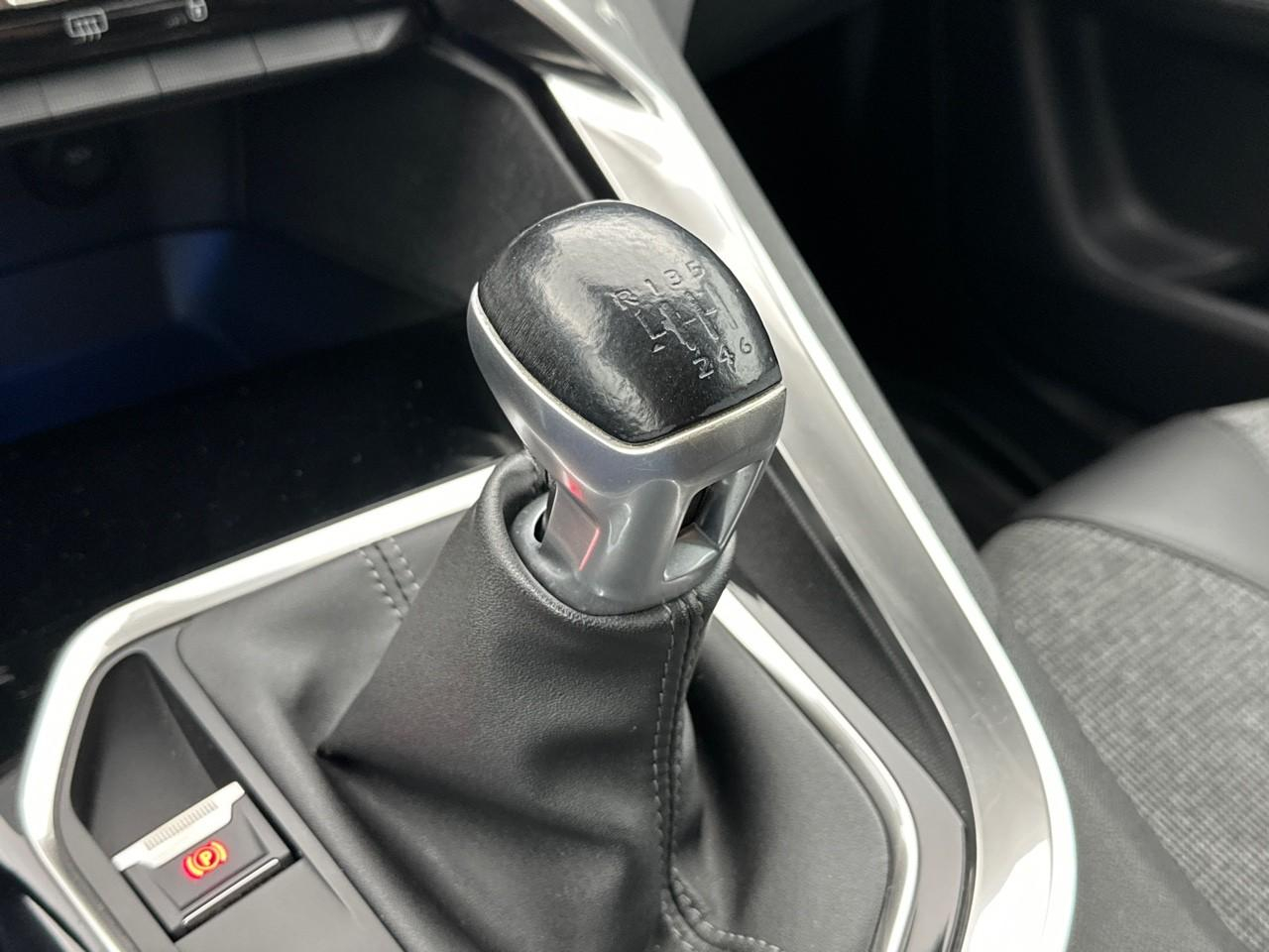 Peugeot 3008 puretech 130ch s&s bvm6 allure — photo 31