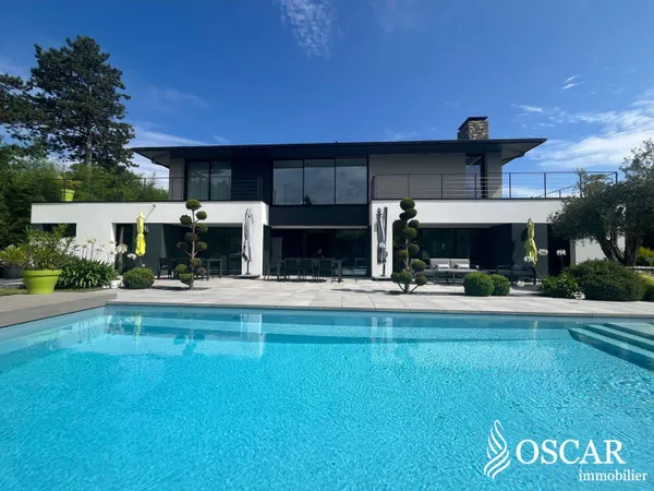 Maison 12 pièces 262 m²