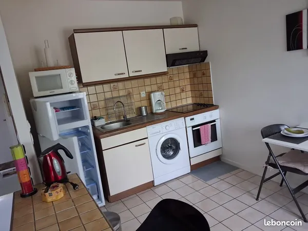 Loue grand F1 de 34 M²