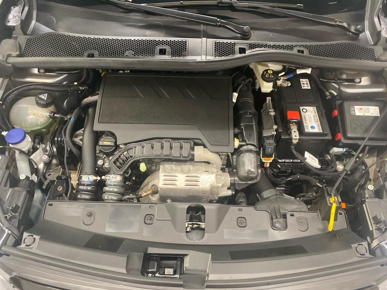 Peugeot 2008 puretech 100 s&s bvm6 style — photo 15