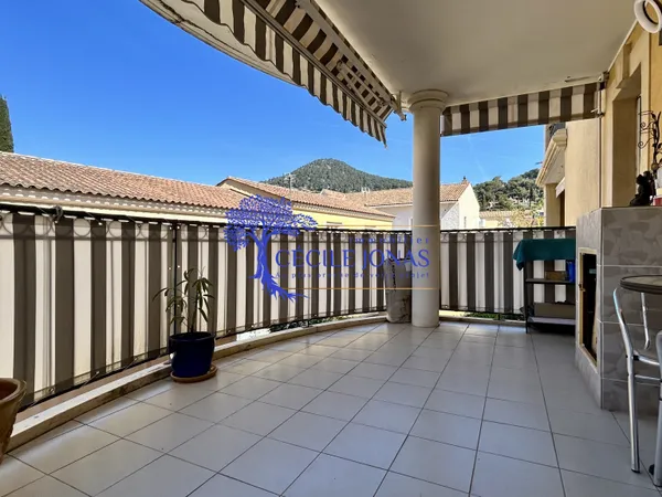 Appt 85 m2 + terrasse 13 m2 + garage motorisé centre-ville