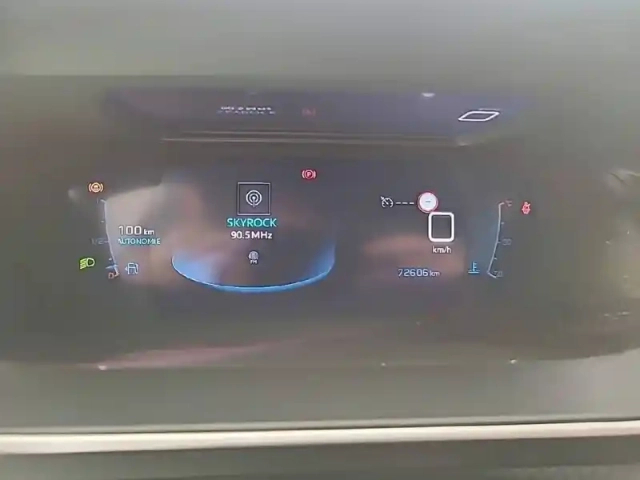 Peugeot 208 puretech 100 s&amp;s bvm6 — photo 10