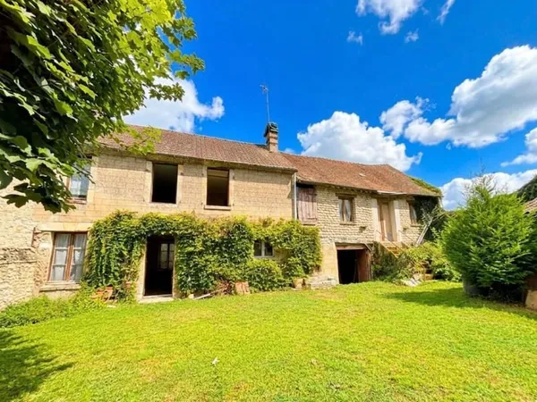 A vendre - SUD CHAUMONT EN VEXIN - maison à rénover 176 m² habitables - 800 m² de terrain