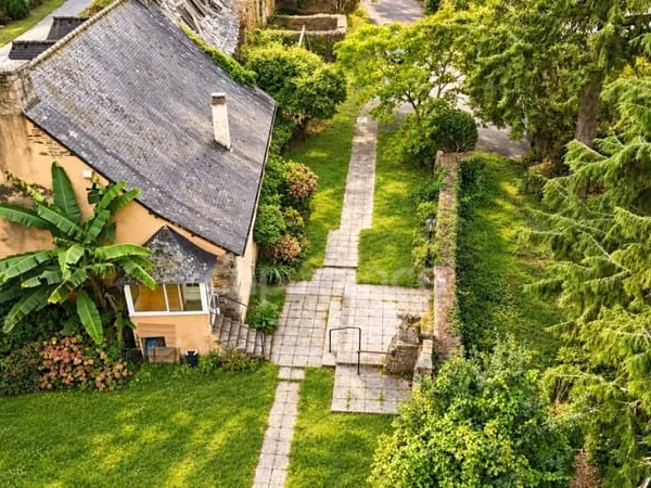 EXCLUSIVITÉ - Propriété avec terrain et hangar à vendre 7 pièces SPEZET (29)