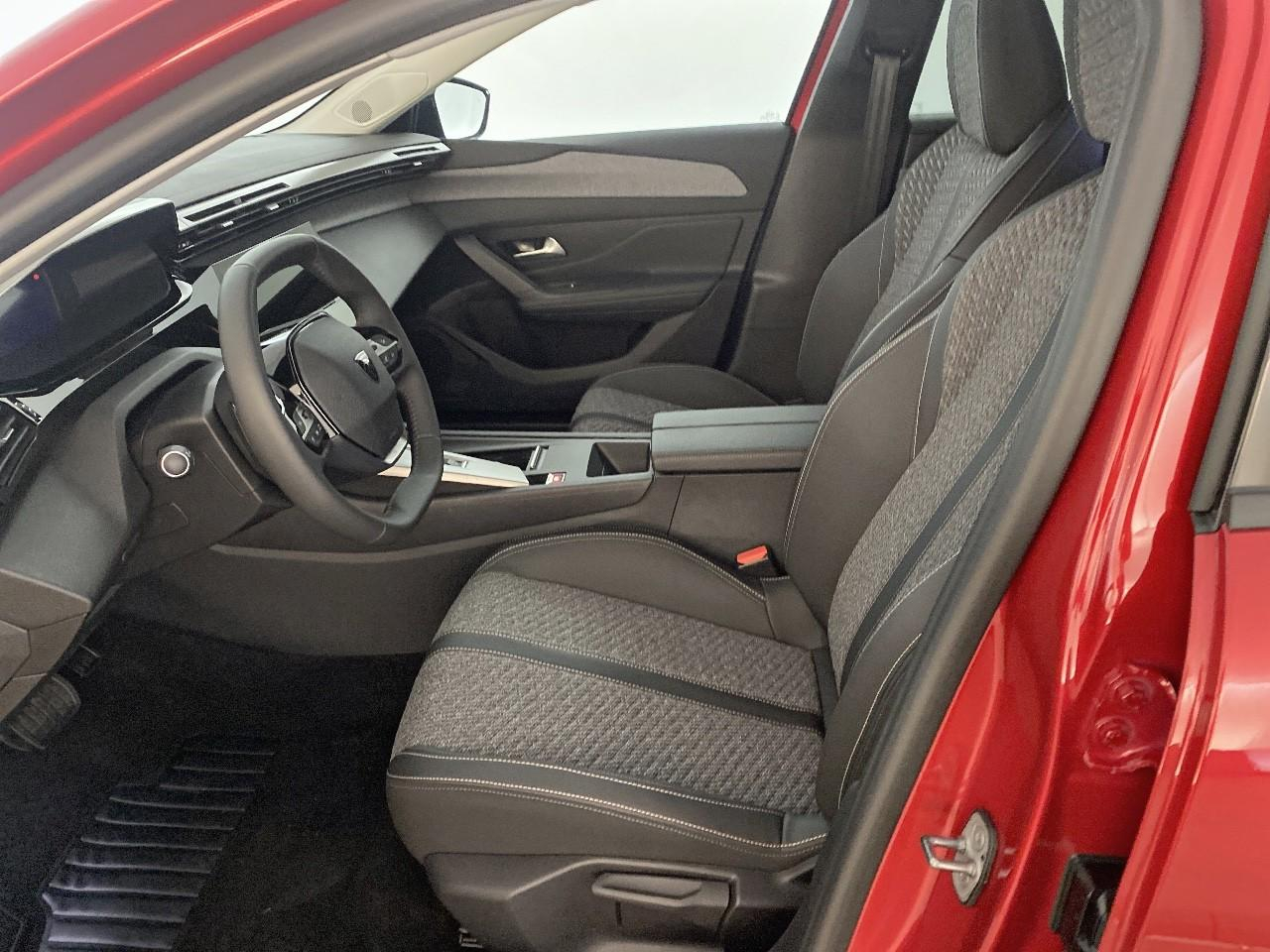Peugeot 308 hybrid 145 e-dcs6 allure — photo 9