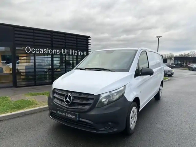 Mercedes Vito 111 bluetec fourgon long — photo 1