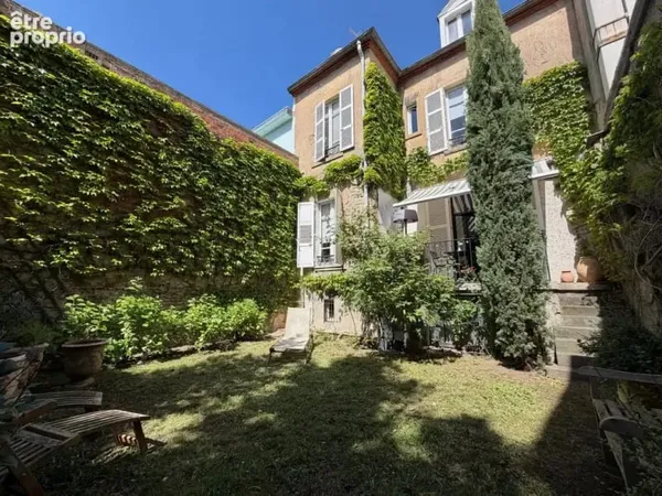 Maison bourgeoise avec jardin