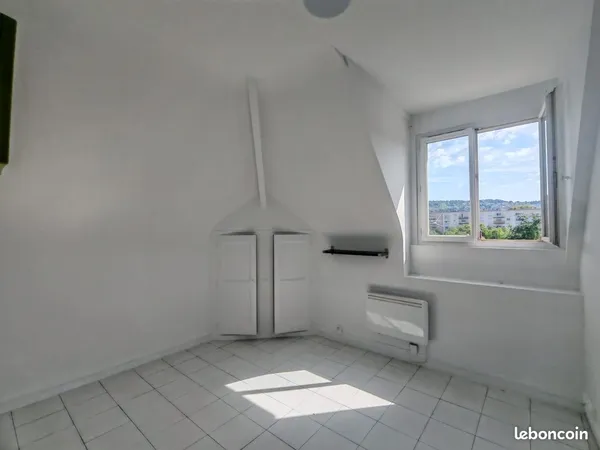 Loue beau studio proche métro Voltaire Sotteville-lès-Rouen