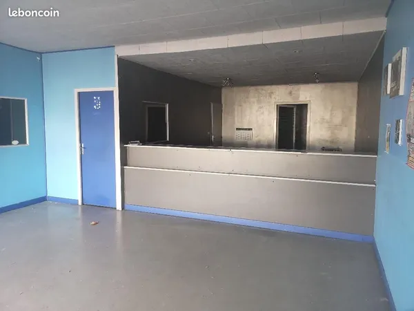 Local commercial 151 m²
