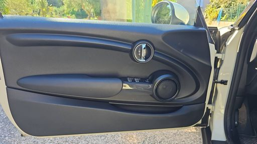 Mini Mini Cabriolet 1.5 Cooper 136 BVA7 - Finition Chili – 2016 – 49557 km – Essence – Boîte Automatique — photo 19