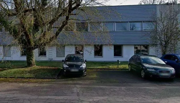 Bureau 680 m²