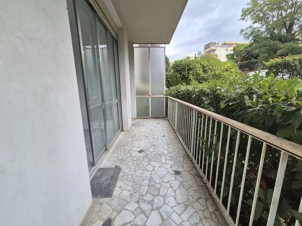 A LOUER 4 PIECES +TERRASSE+ PARKING