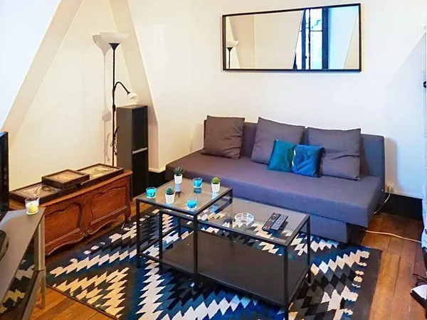 Neuilly Sablons - Studio lumineux au 7€ étage, environnement recherché