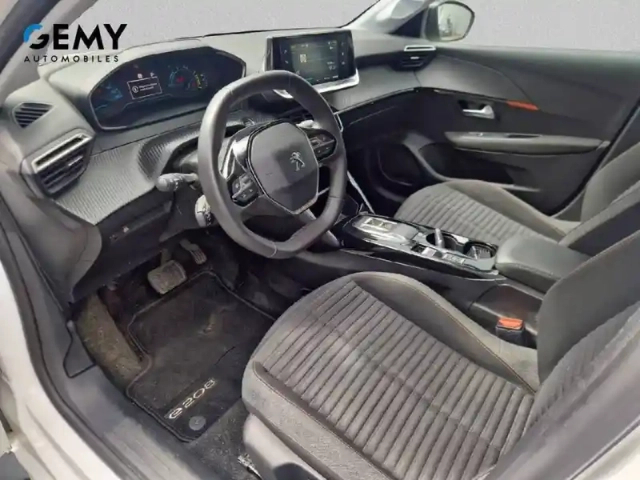 Peugeot 208 electrique 50 kwh 136ch — photo 9