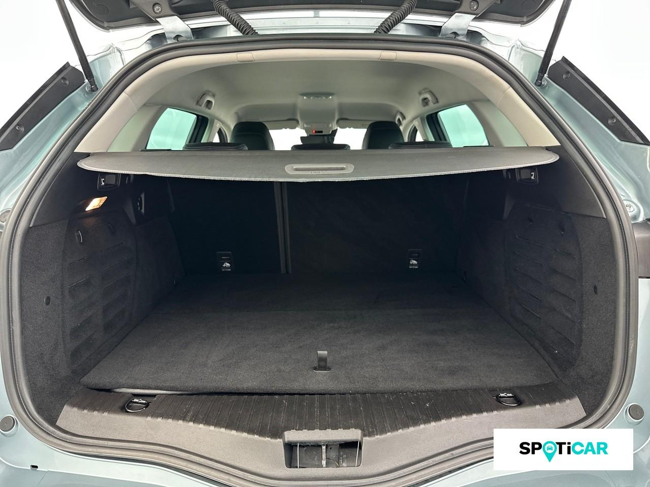 Renault Megane estate 1.6 e-tech plug-in 160ch techno — photo 6